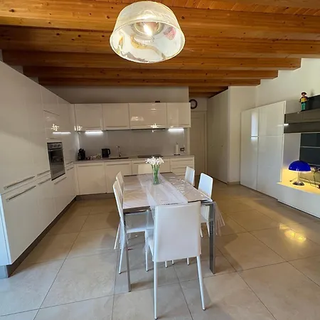 Aura *